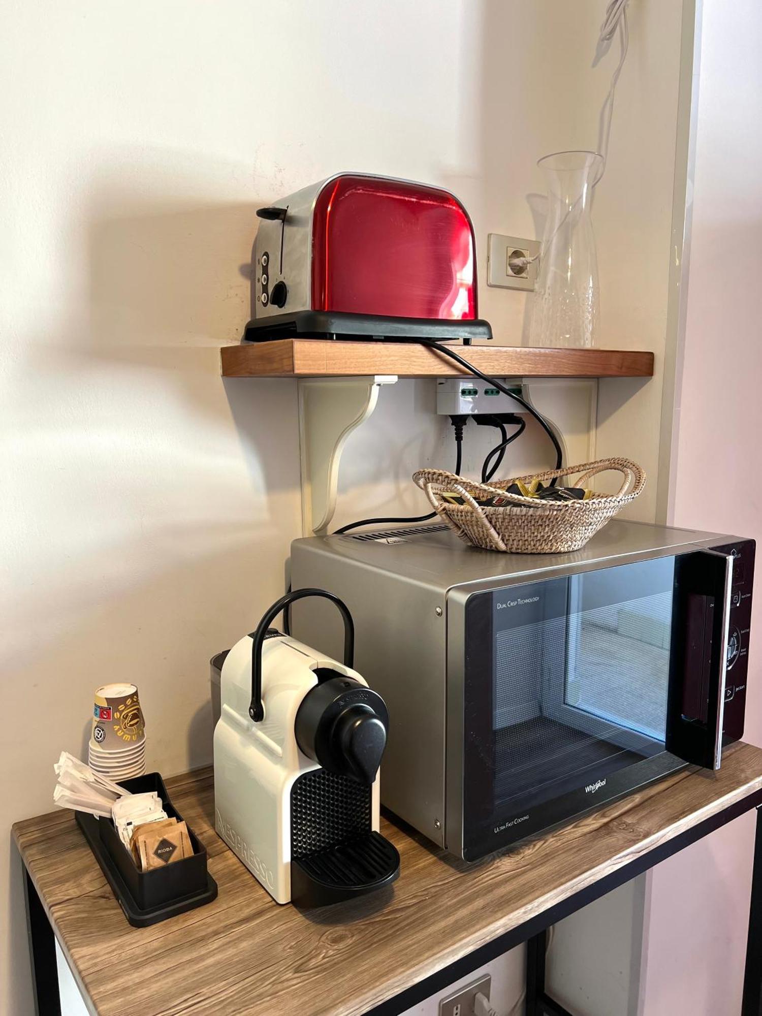 Eufonia Vinyl Friendly Apartment Рим Екстер'єр фото